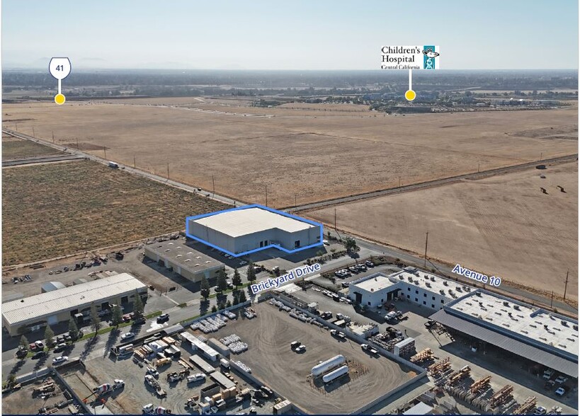 40491 Brickyard Dr, Madera, CA for lease - Building Photo - Image 1 of 4