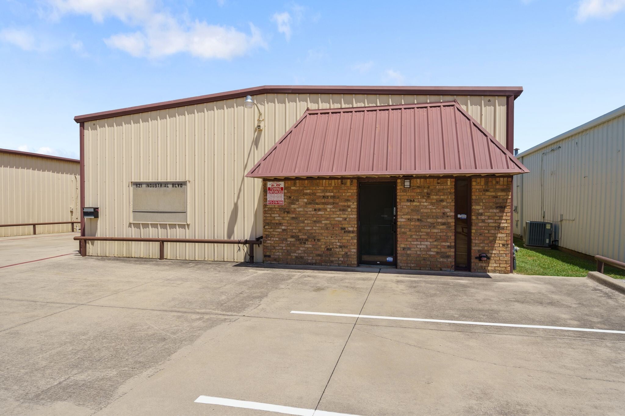 621 Industrial Blvd, Grapevine, TX for lease Building Photo- Image 1 of 9