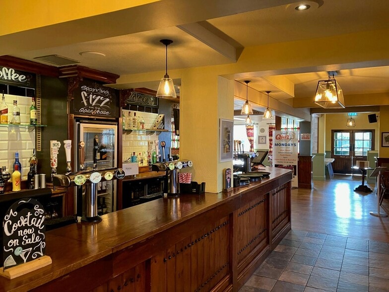 291 Warrington Rd, Warrington for lease - Building Photo - Image 3 of 17