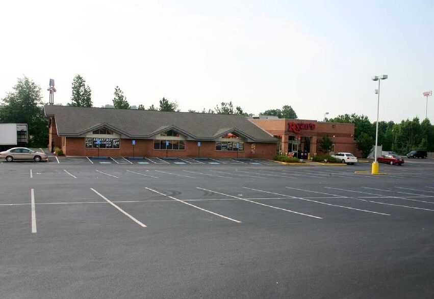 243 Steven B Tanger Blvd, Commerce, GA for sale - Primary Photo - Image 1 of 1