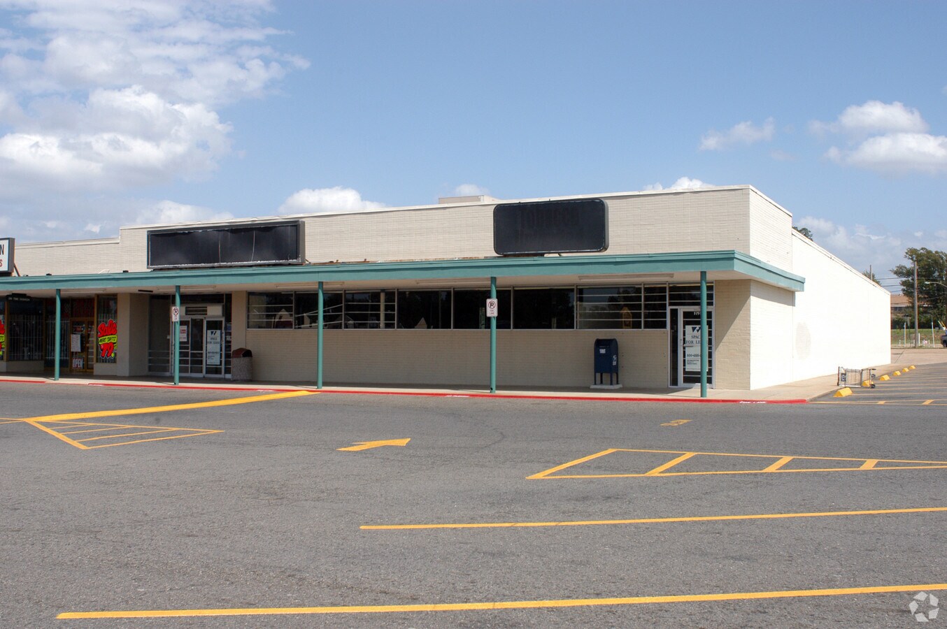 37253755 Jewella Ave, Shreveport, LA 71109 Westwood Shopping Center