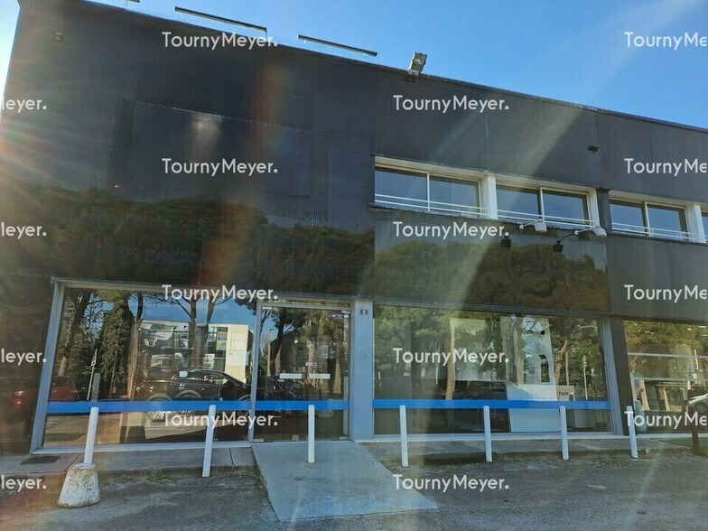 Retail in Lattes for lease - Building Photo - Image 2 of 5