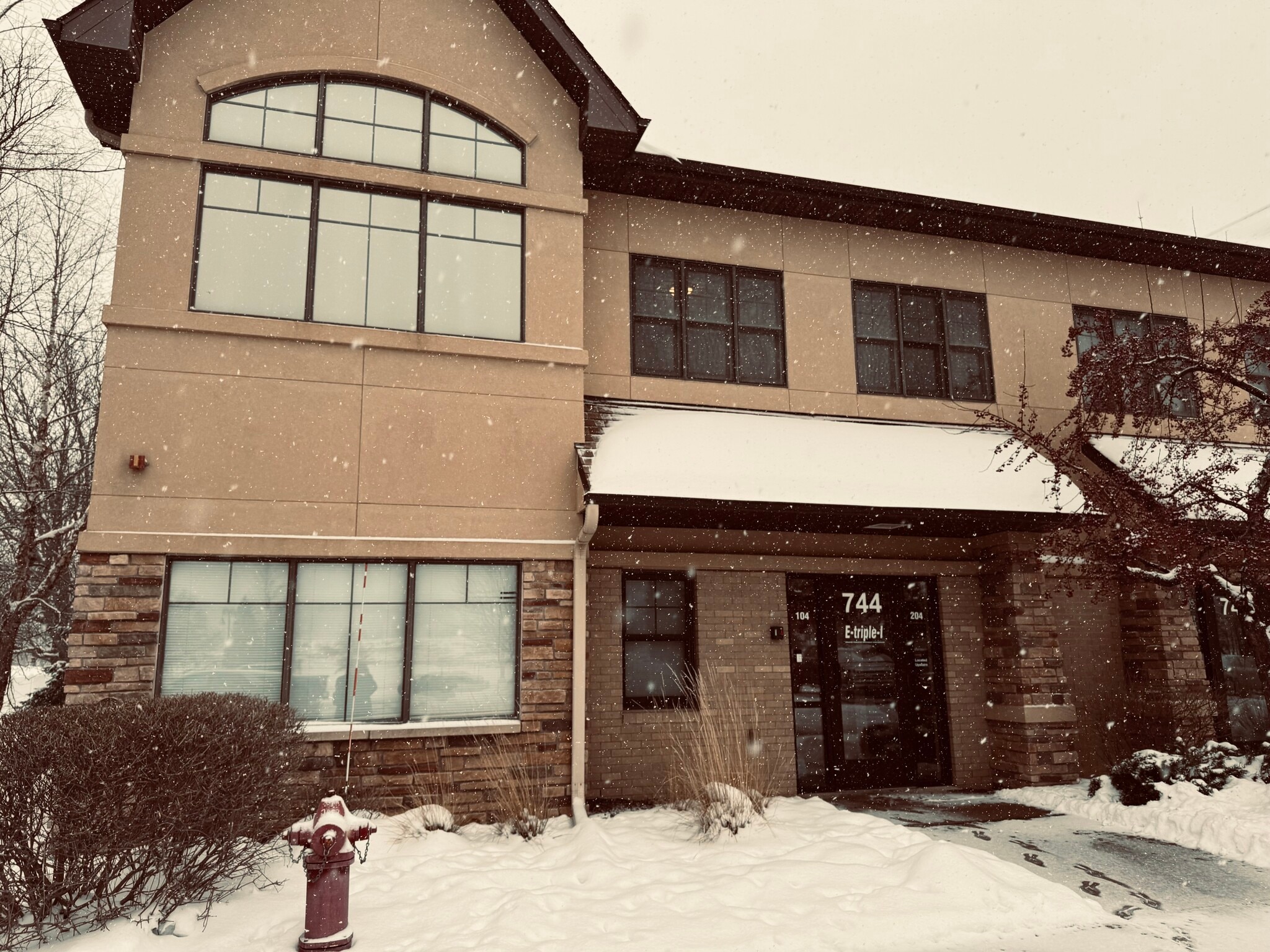 744 Southcross Dr W, Burnsville, MN for sale Building Photo- Image 1 of 10