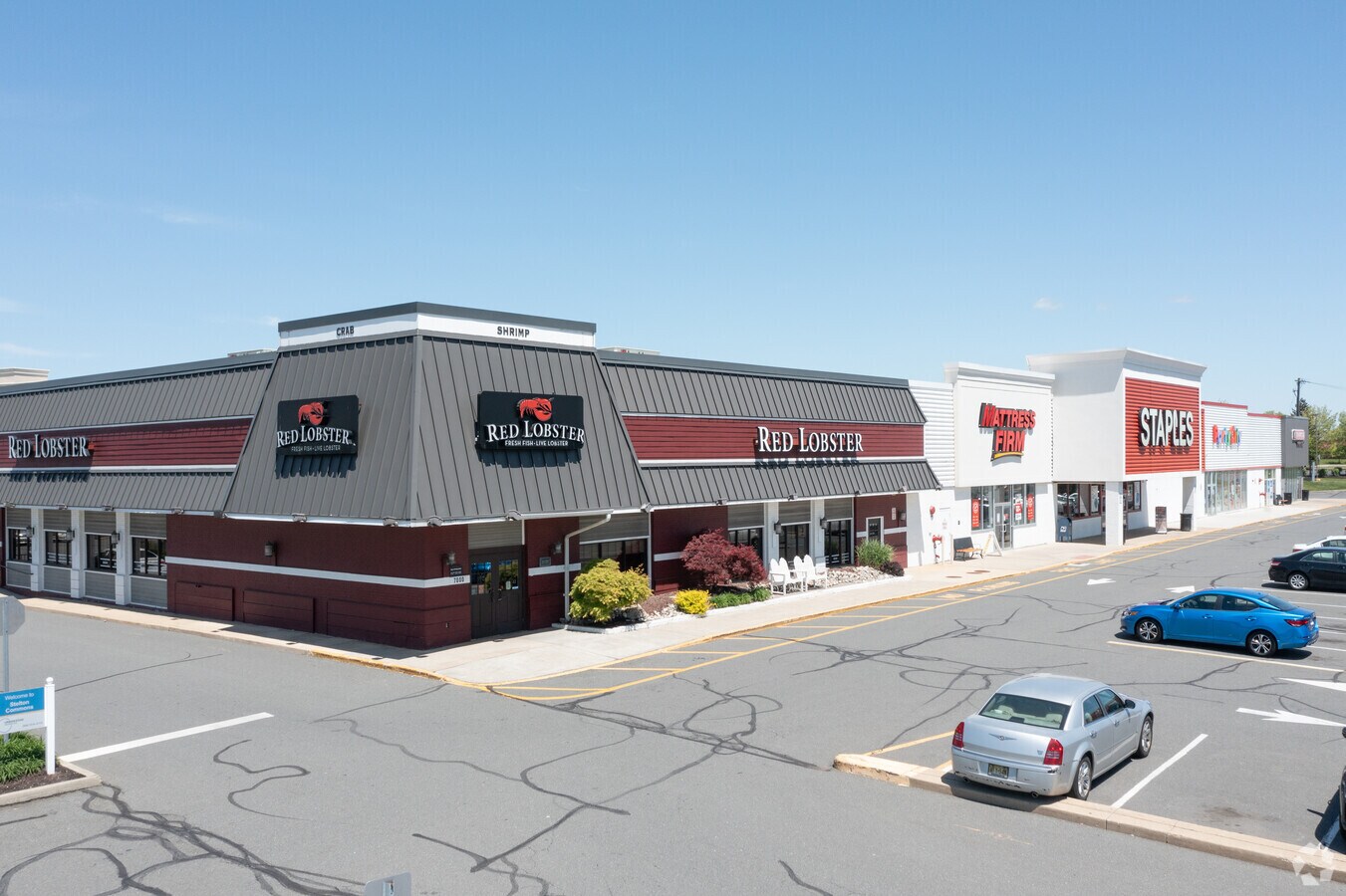 7000 Hadley Rd, South Plainfield, NJ 07080