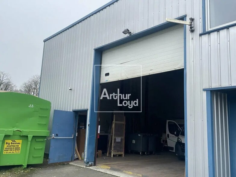 Flex in Le Mée-sur-Seine for lease - Building Photo - Image 2 of 4