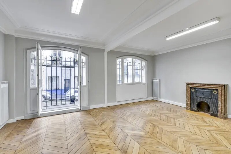 Office in Paris for lease - Building Photo - Image 3 of 8