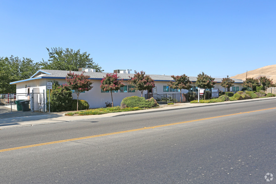 945 Skyline Blvd, Avenal, CA for sale - Primary Photo - Image 1 of 1