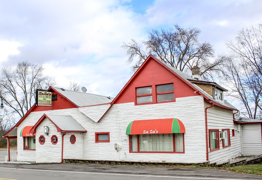 69 Washington St, Fox Lake, IL for sale - Building Photo - Image 2 of 23