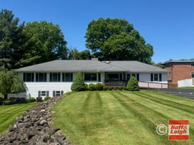 355 N Main St, Munroe Falls OH - Office Space