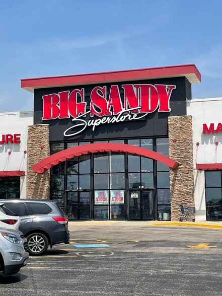 5946 Grape Rd, Mishawaka, IN for sale - Building Photo - Image 2 of 11