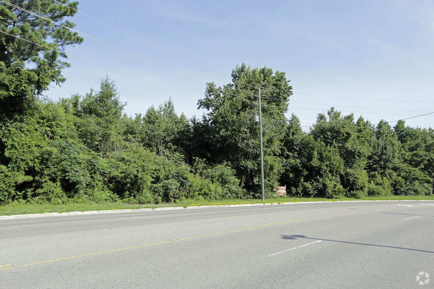 4024 Sycamore Dairy Rd, Fayetteville, NC for sale - Building Photo - Image 3 of 3