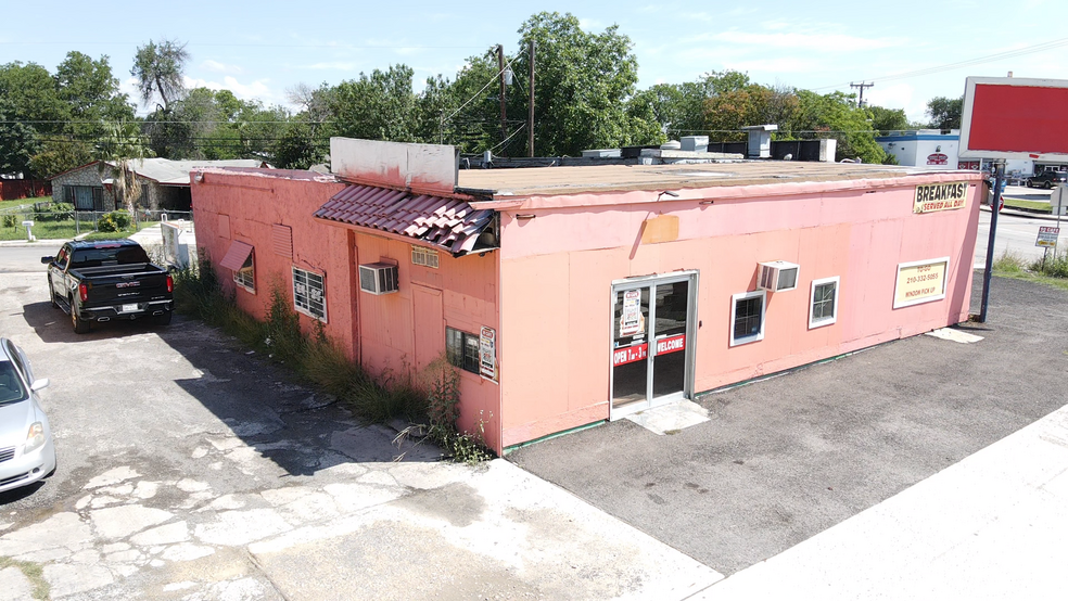 607 Historic Old Hwy 90, San Antonio, TX for lease - Building Photo - Image 1 of 6