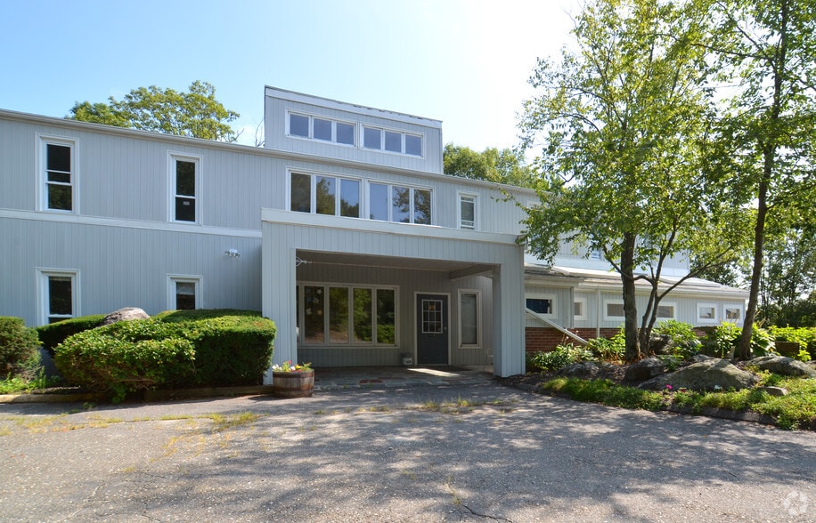 1211 Chase Pky, Waterbury, CT 06708