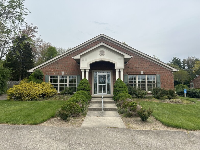 11907 Montgomery Rd, Cincinnati, OH for lease - Building Photo - Image 2 of 18