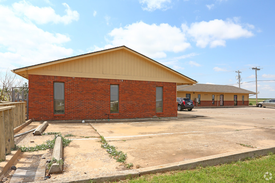 7030 W Wilshire Blvd, Oklahoma City, OK for lease - Primary Photo - Image 1 of 65