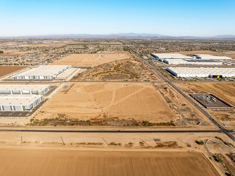 15784 W Hatcher Rd, Waddell, AZ for lease - Building Photo - Image 3 of 8