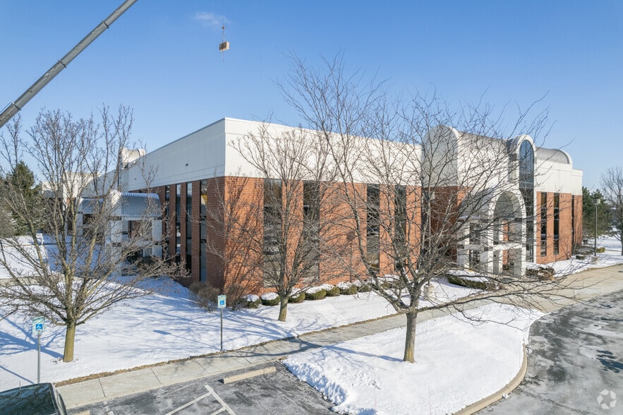 1740 Indian Wood Cir, Maumee, OH for sale - Building Photo - Image 2 of 13