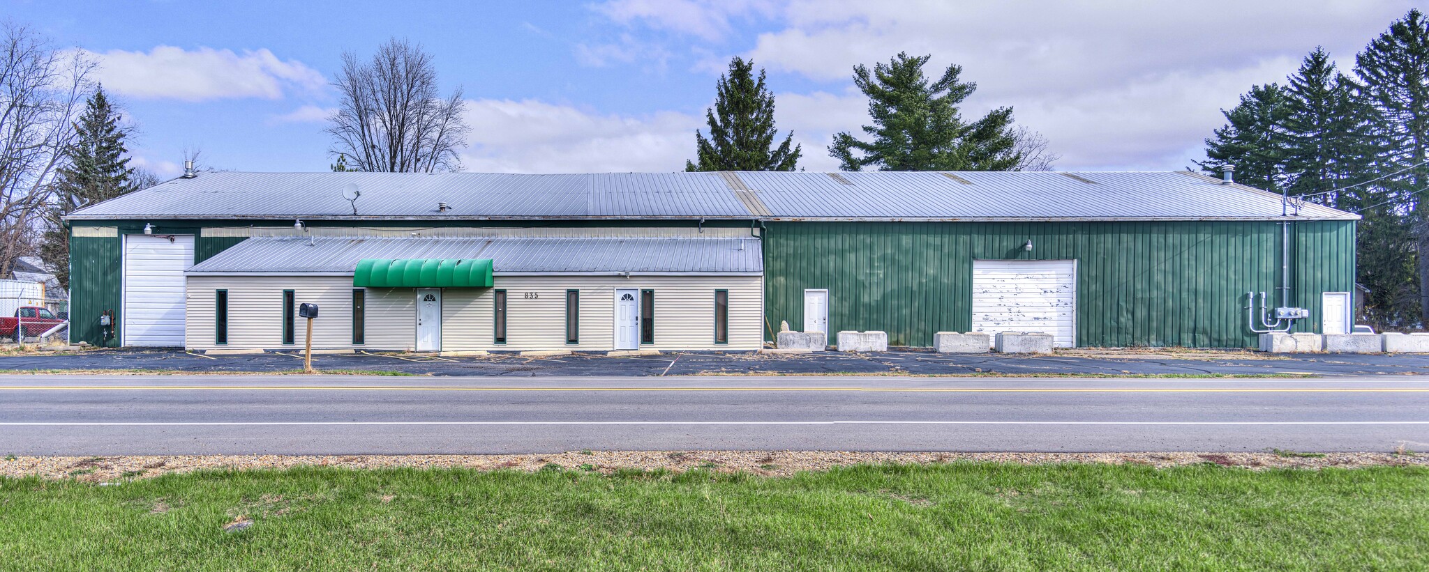 835 Airport Rd, Jackson, MI for sale Building Photo- Image 1 of 1