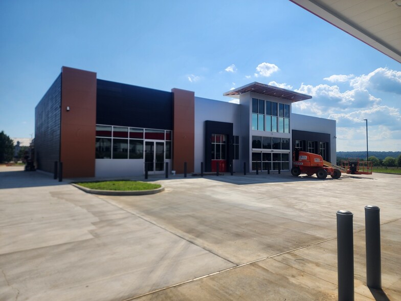 1010 Academy Dr, Bessemer, AL for lease - Building Photo - Image 1 of 5