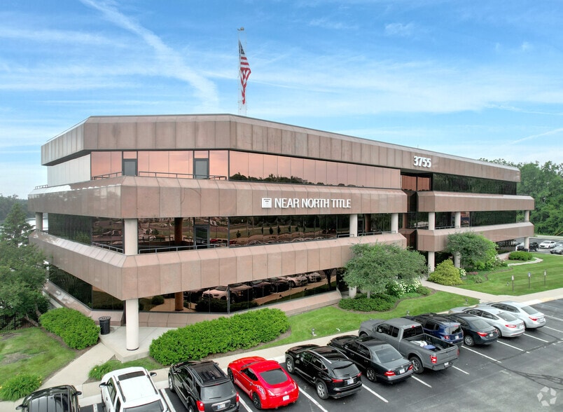 3755 E 82nd St, Indianapolis, IN for lease - Primary Photo - Image 1 of 11