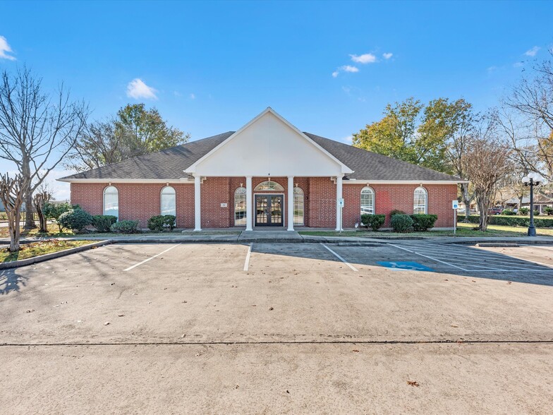 910 Fairmont Pky, Pasadena, TX for sale - Building Photo - Image 1 of 24