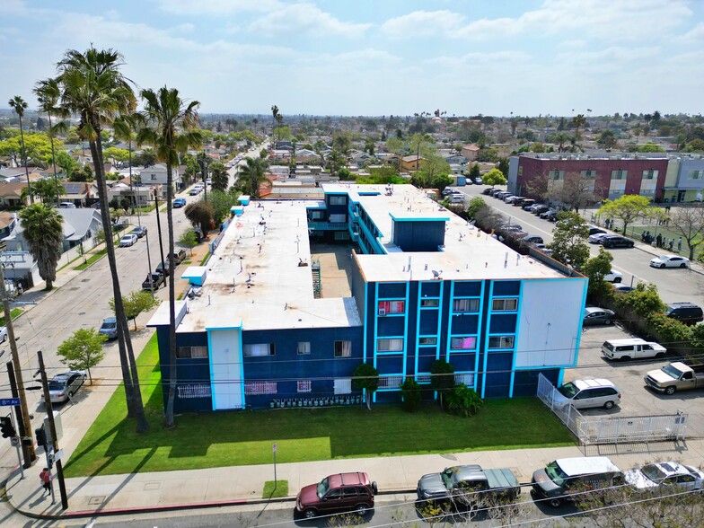 3018 W 67th St, Los Angeles, CA for sale - Building Photo - Image 3 of 9