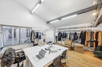 Office in Paris for sale Interior Photo- Image 2 of 2