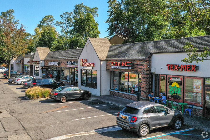 206-216 Glen Cove Ave, Glen Cove, NY for lease - Building Photo - Image 1 of 17