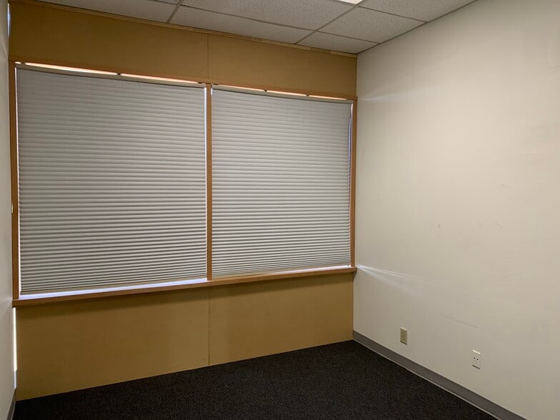 7600 Benbrook Pky, Benbrook, TX for lease - Building Photo - Image 3 of 5