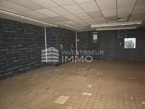 Retail in Brie-Comte-Robert for lease Interior Photo- Image 1 of 6