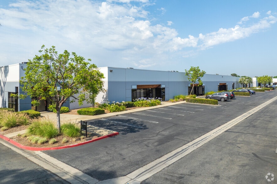 9370 7th St, Rancho Cucamonga, CA for lease - Building Photo - Image 2 of 14