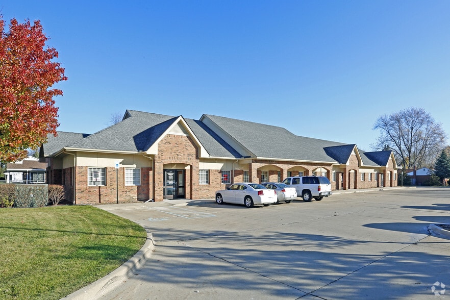 35764-35782 Harper Ave, Clinton Township, MI for sale - Primary Photo - Image 1 of 1