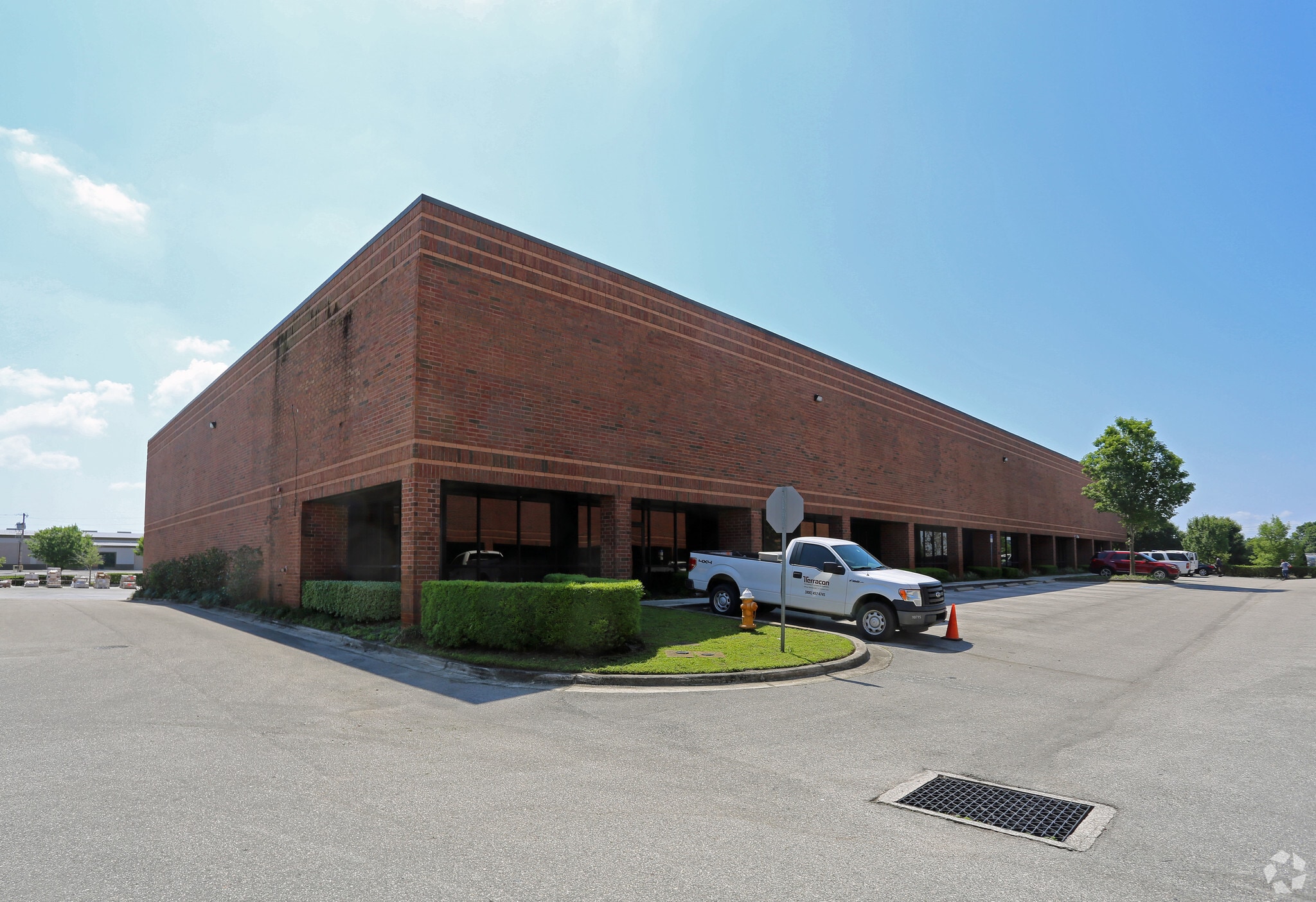 2335 Commerce Point Dr, Lakeland, FL for lease Building Photo- Image 1 of 12