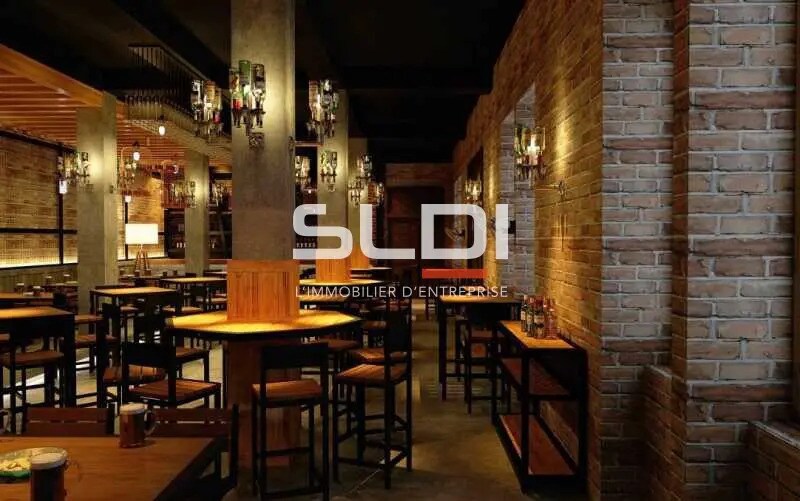 Retail in Valence for lease - Building Photo - Image 3 of 3