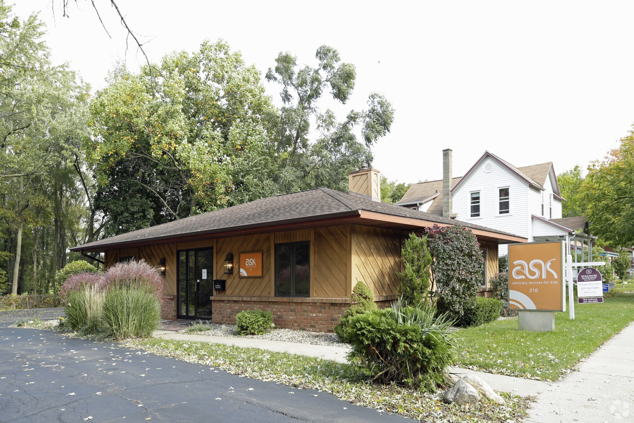 216 Balch St, Kalamazoo, MI for sale Primary Photo- Image 1 of 1