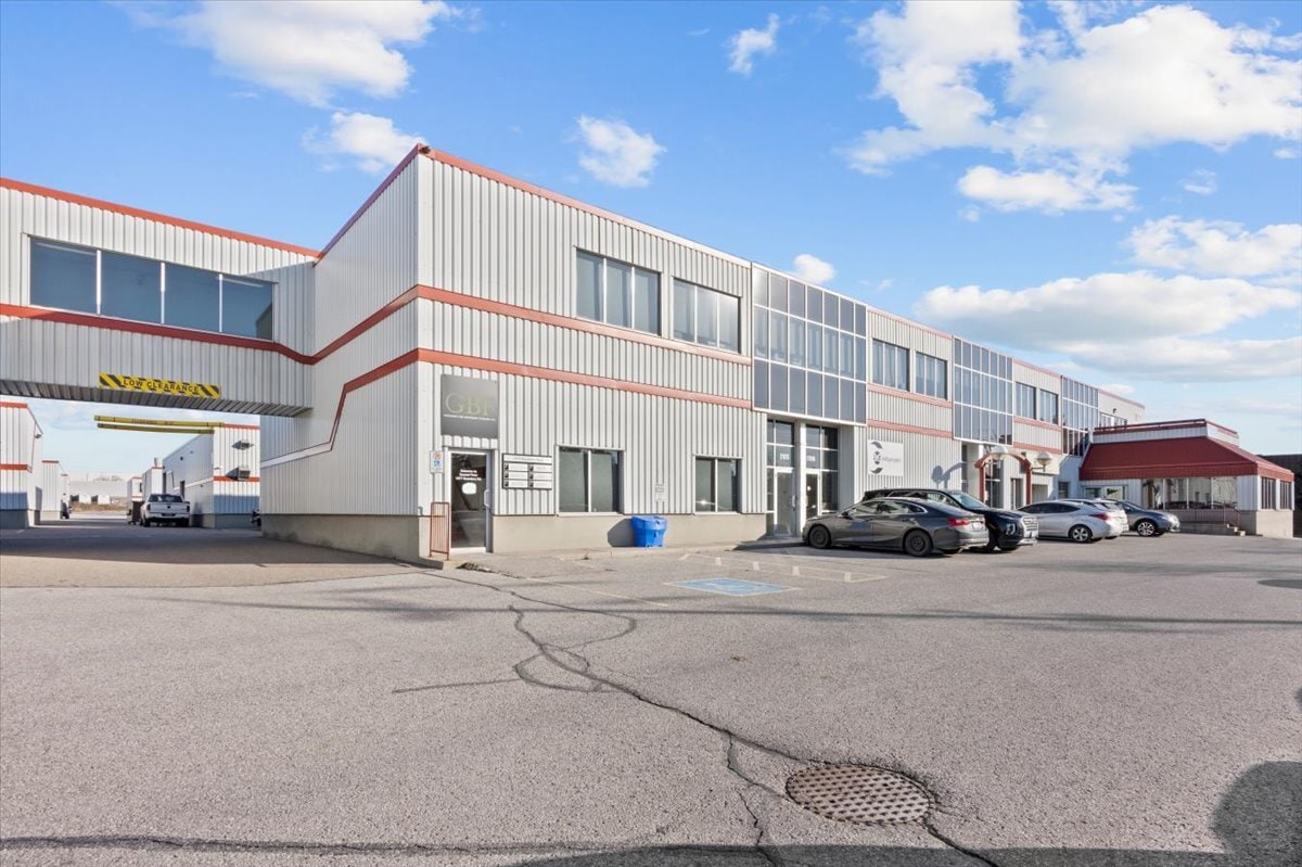 1077 Boundary Rd, Oshawa, ON for sale Building Photo- Image 1 of 1