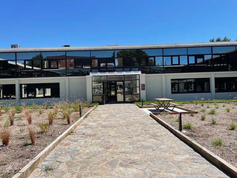 8 Boulevard Albert Einstein, Nantes for lease - Building Photo - Image 3 of 6