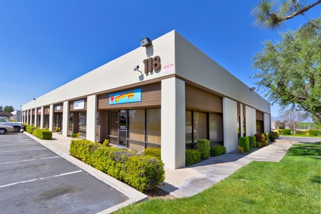 118 E Airport Dr, San Bernardino, CA for lease - Building Photo - Image 2 of 7