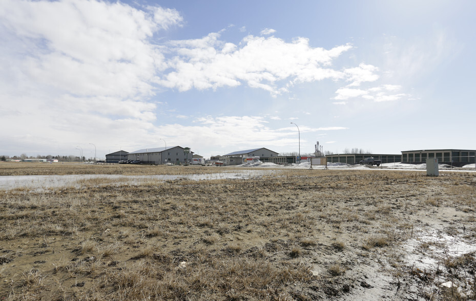 113 Canal Ave, Strathmore, AB for sale - Primary Photo - Image 1 of 1