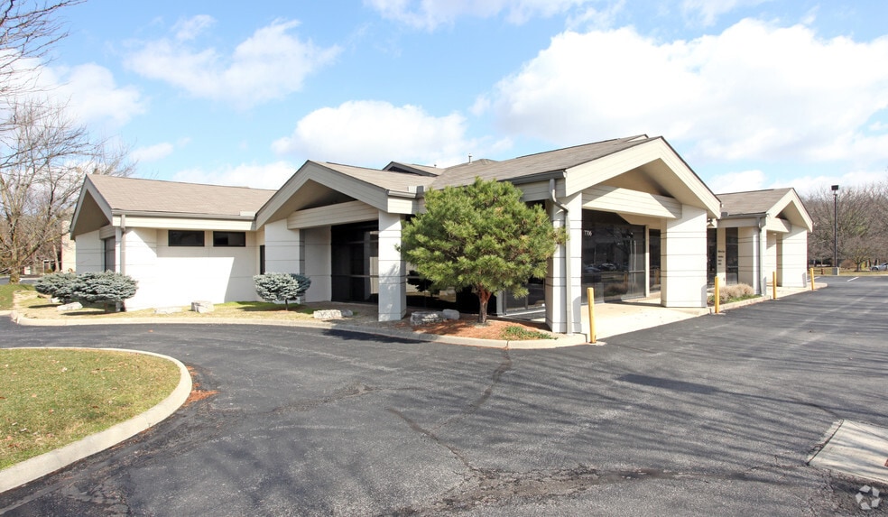7706 Olentangy River Rd, Columbus, OH for lease - Primary Photo - Image 1 of 4