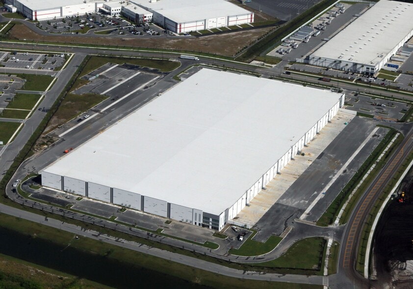 SW Becker Rd, Port Saint Lucie, FL for lease - Building Photo - Image 2 of 9
