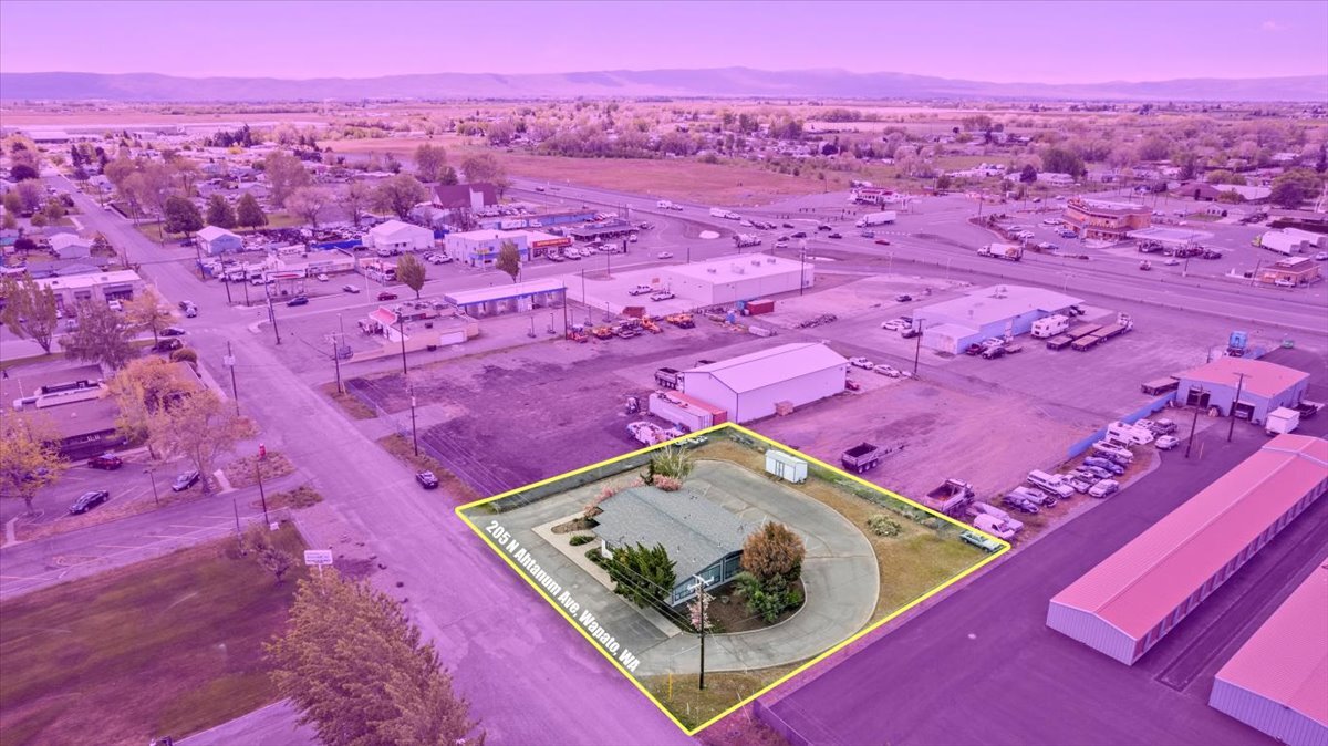 204 N Ahtanum Ave, Wapato, WA 98951