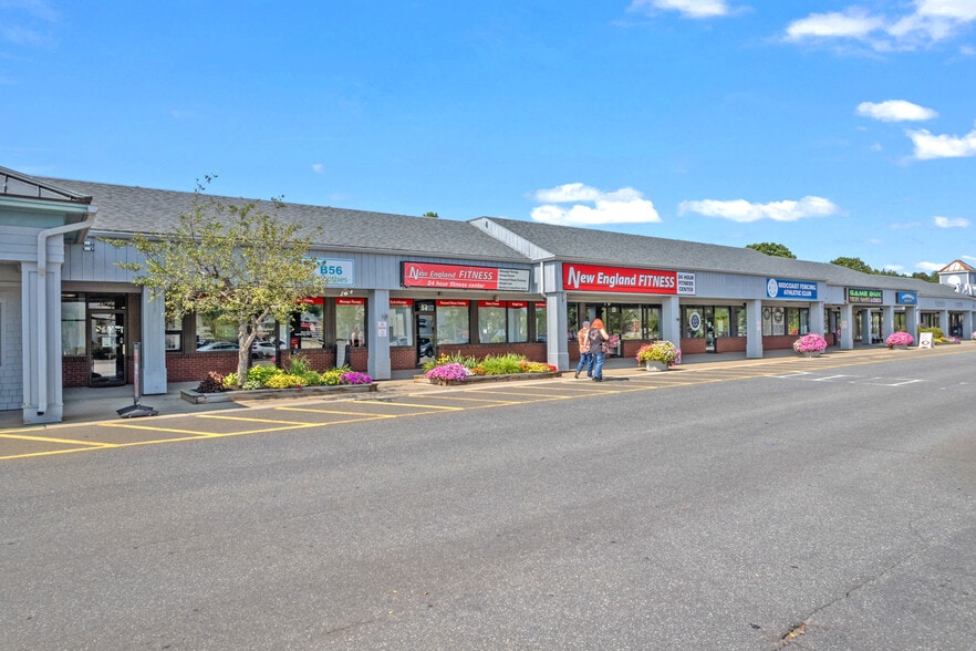 65-79 Topsham Fair Mall Rd, Topsham, ME for sale - Building Photo - Image 2 of 6