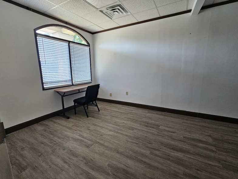 5390 Peachtree Industrial Blvd, Norcross, GA for lease - Interior Photo - Image 3 of 5