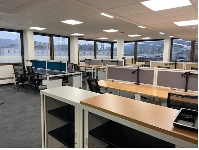 Office in Saint-Cloud for lease - Building Photo - Image 1 of 5