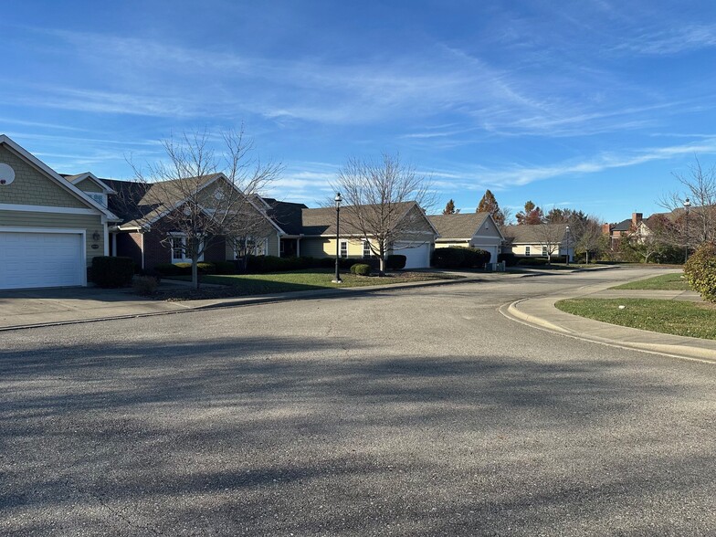 8194 Course View Dr, West Chester, OH for sale - Building Photo - Image 3 of 4