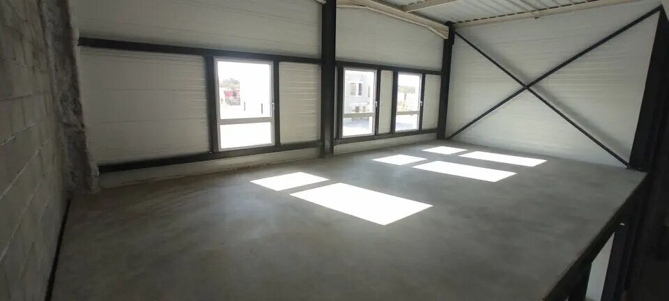 Flex in Tignieu-Jameyzieu for sale - Building Photo - Image 2 of 5