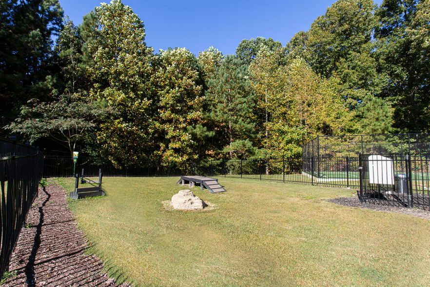 1000 Lenox Park Pl, Gainesville, GA for sale - Building Photo - Image 1 of 1