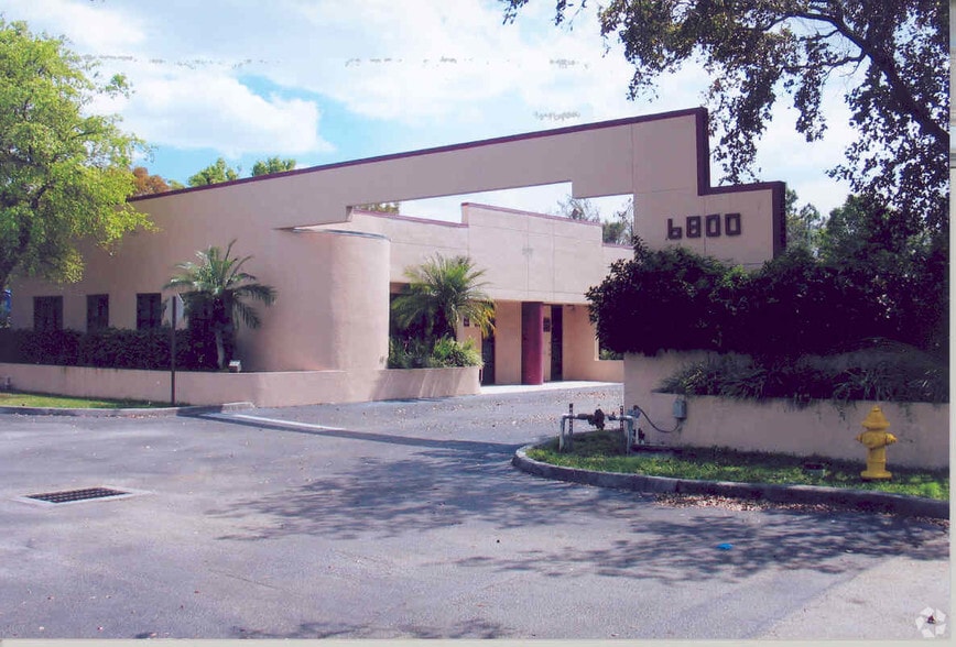 6800 W Commercial Blvd, Lauderhill, FL for lease - Building Photo - Image 3 of 30