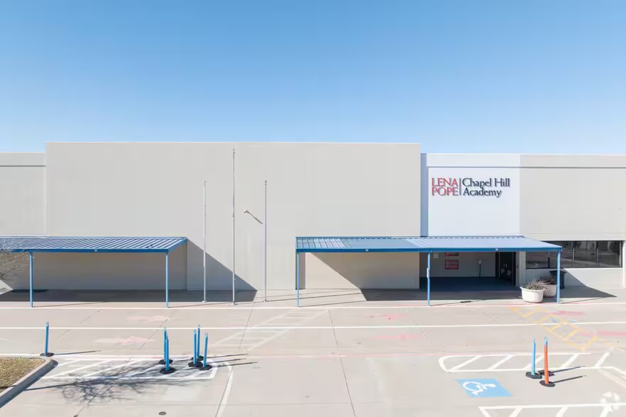 4640 Sycamore & 7520 S Hulen portfolio of 2 properties for sale on LoopNet.com - Building Photo - Image 3 of 7